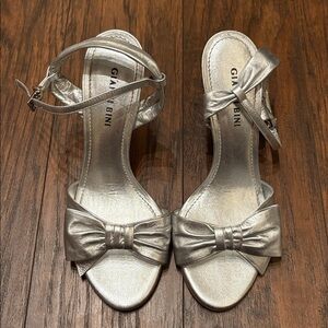 Gianni Bini Metallic Silver Bow Heel Sandals - Size 7.5 M